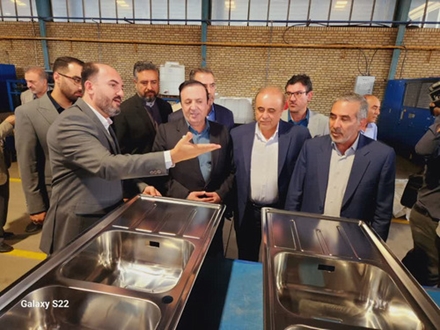 بازدید استاندار قزوین از دو واحد تولیدی در شهرک صنعتی لیا